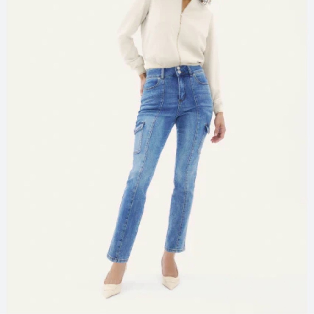 NWOT •  Melanie Lyne High-Rise Straight Leg Jeans
